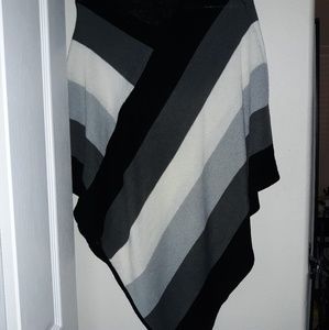 Black, gray and white poncho